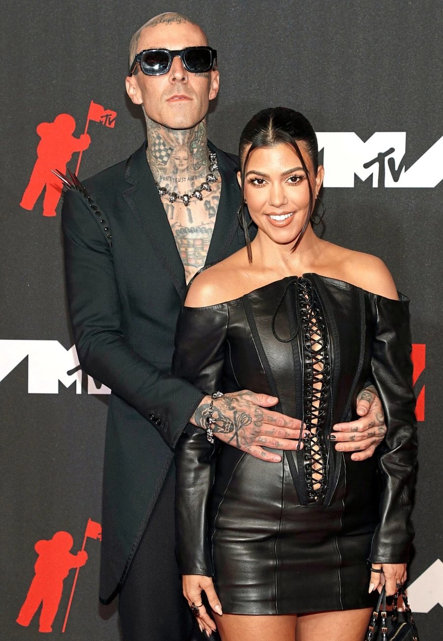 Kourtney Kardashian heq dorë nga fama? "Motrat e mia janë vulgare