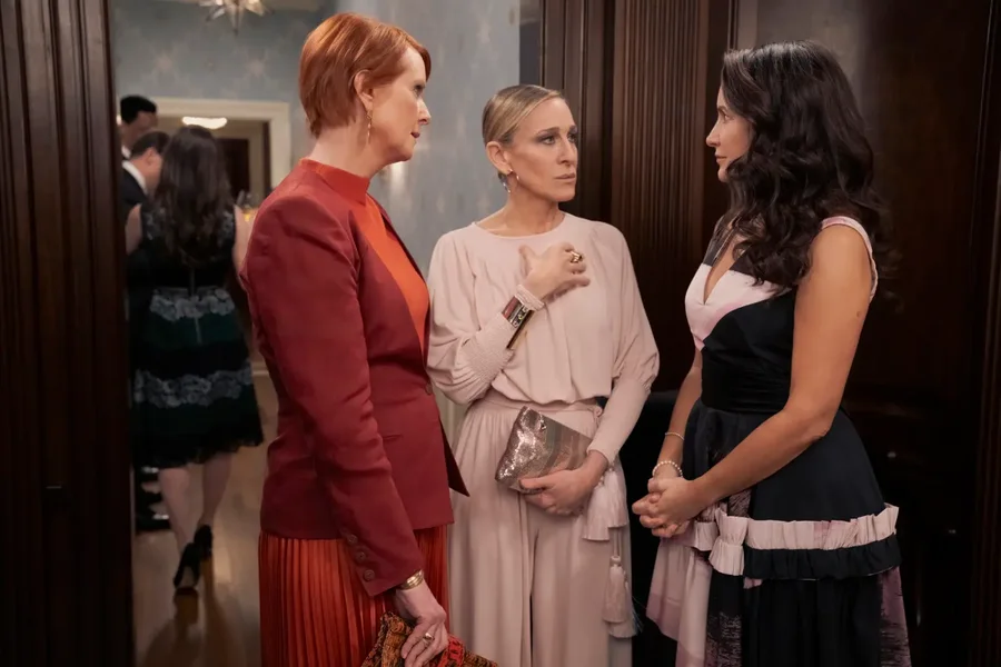 Samantha VS Carrie: Kim Cattrall thumbon Sarah Jessica Parker pas fundit të