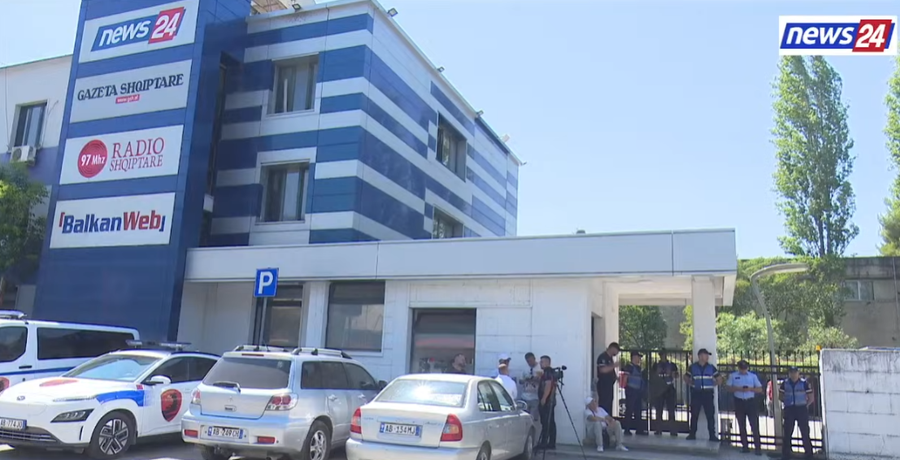News24 nën bllokim policor: Mbyllet sinjali i transmetimit të