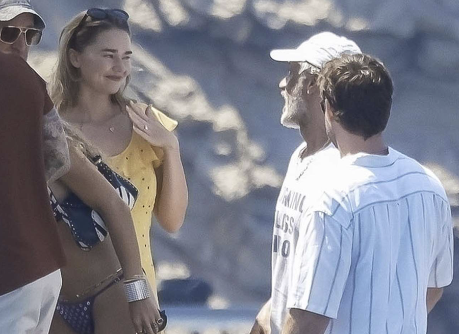 Më falni, Liam Hemsworth është fejuar? *.*