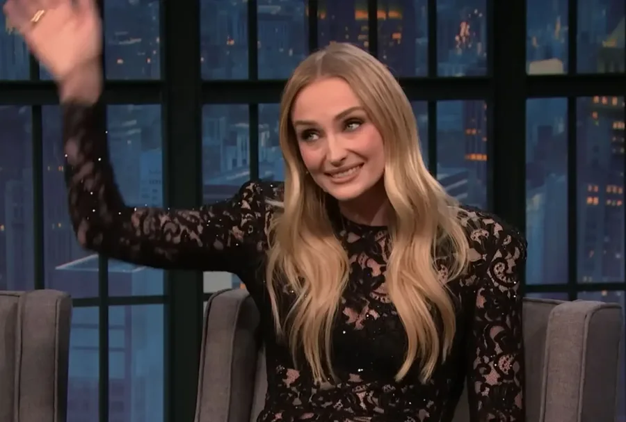 Sophie Turner tregon se flirti i saj i pafajshëm prishi fejesën e