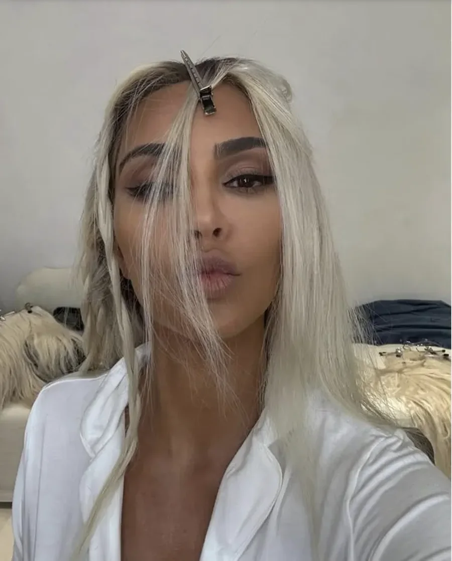 Kim Kardashian rikthen një nga modelet më ikonike me ndryshimin