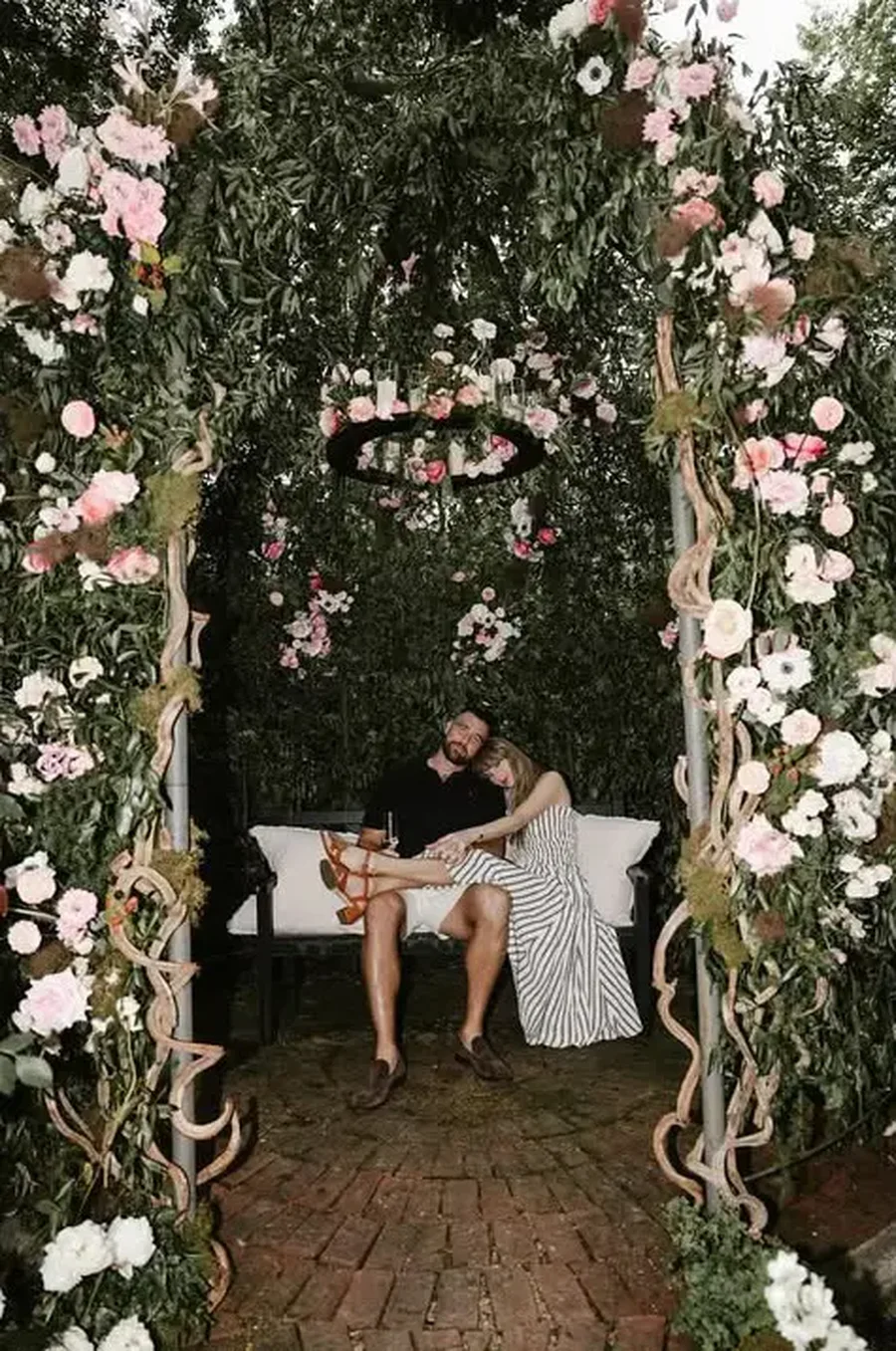 Fejohen Taylor Swift dhe Travis Kelce!