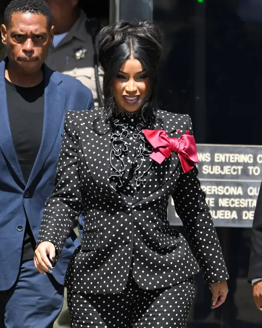 Merret vendimi për Cardi B në gjyqin (e bujshëm) për sulm