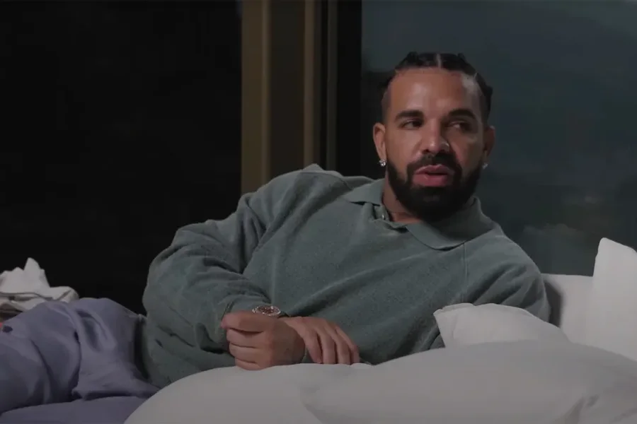 Pasi e tallën shumë, Drake foli hapur për foton e tij që