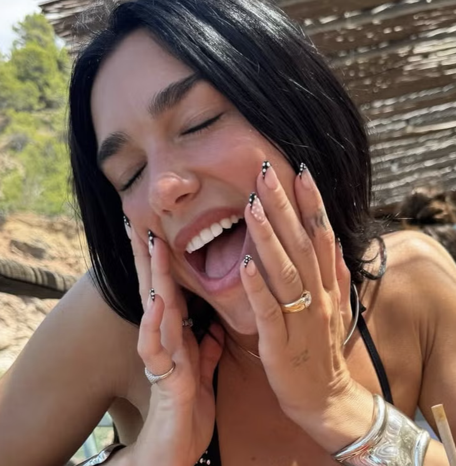 Mos na thoni që s’ju thamë! Ky trend thonjsh do të