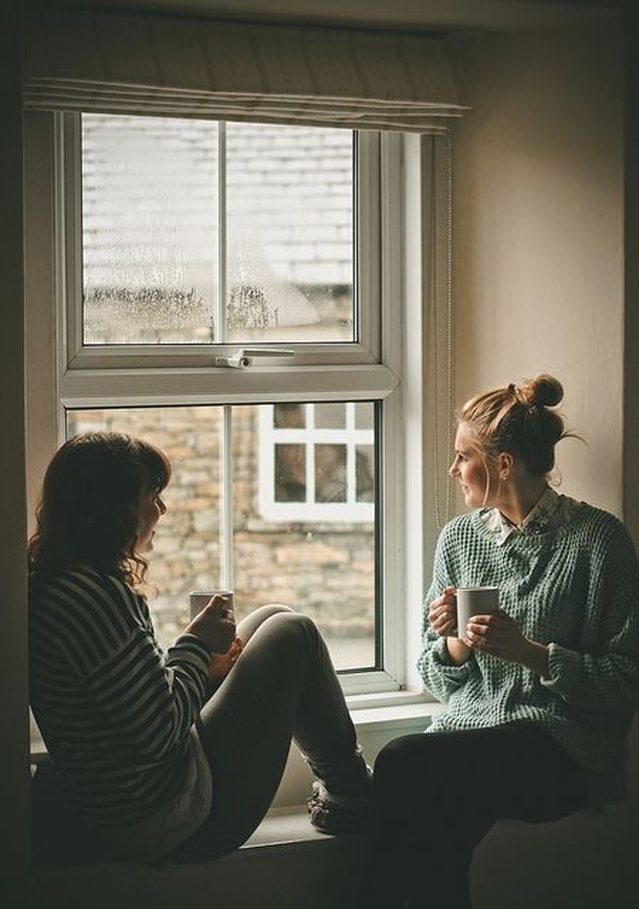 8 mendime që psikologët këshillojnë të mos i ndani