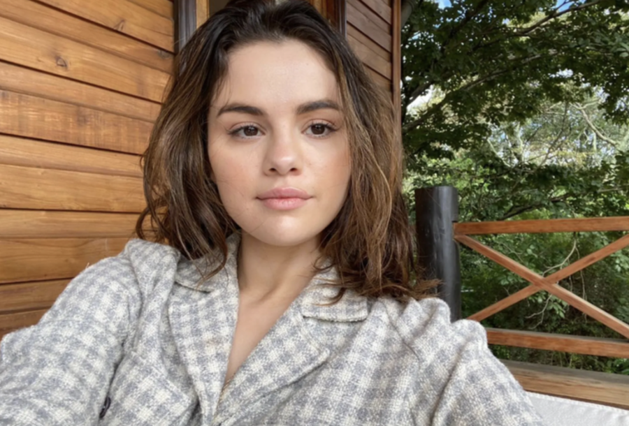 Selena Gomez flet për komentet dhe sfidat me peshën e saj: “Jam