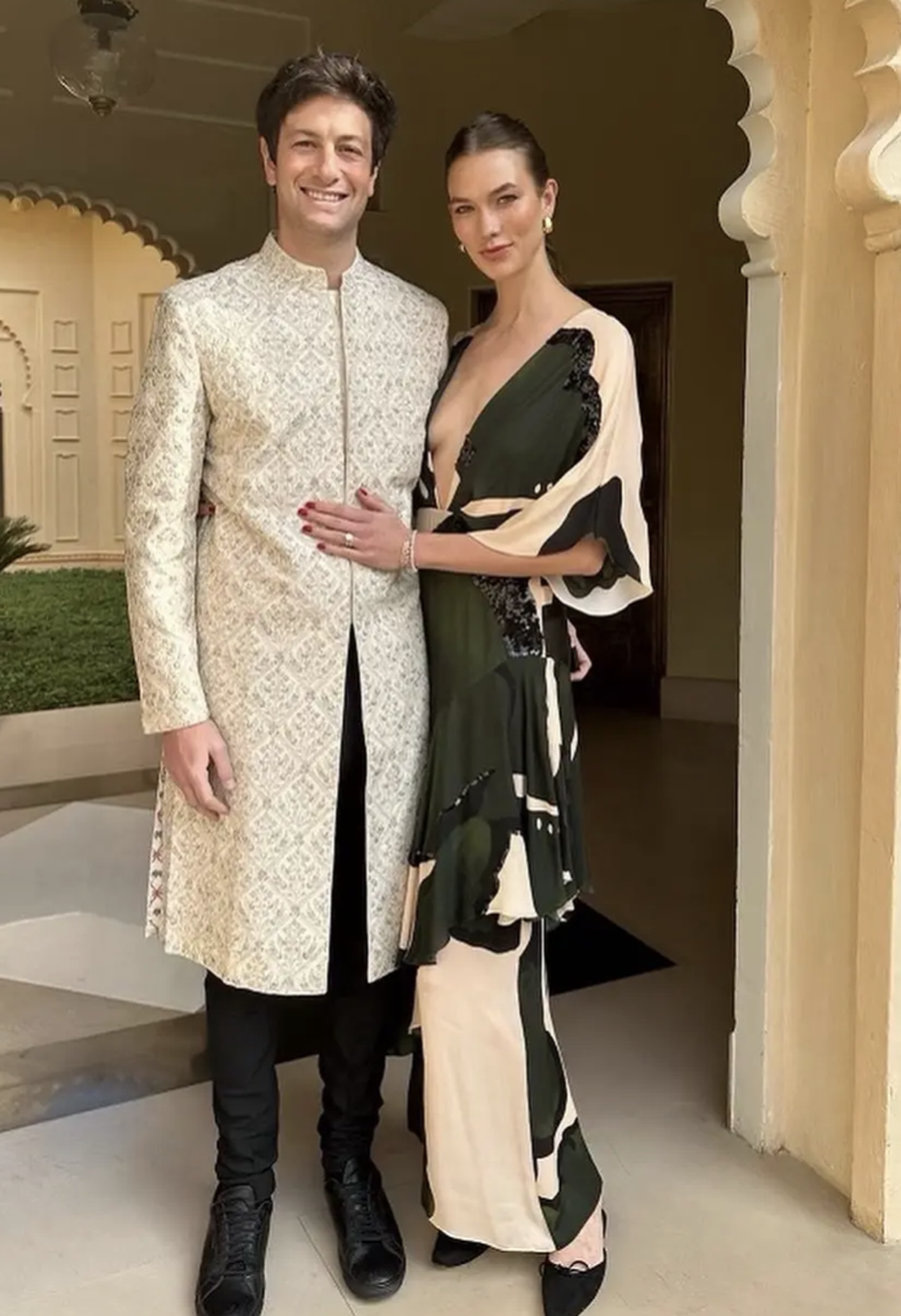 Supermodelja Karlie Kloss, nënë për herë të tretë: