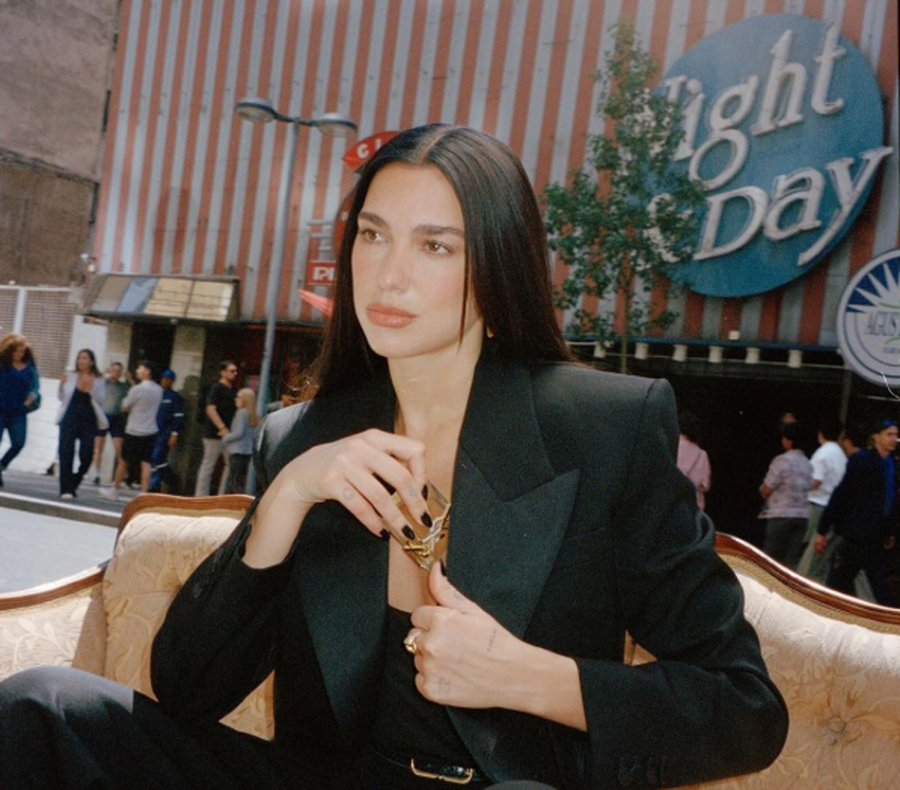 Dua Lipa e konfirmon: Kjo është çanta më “in”