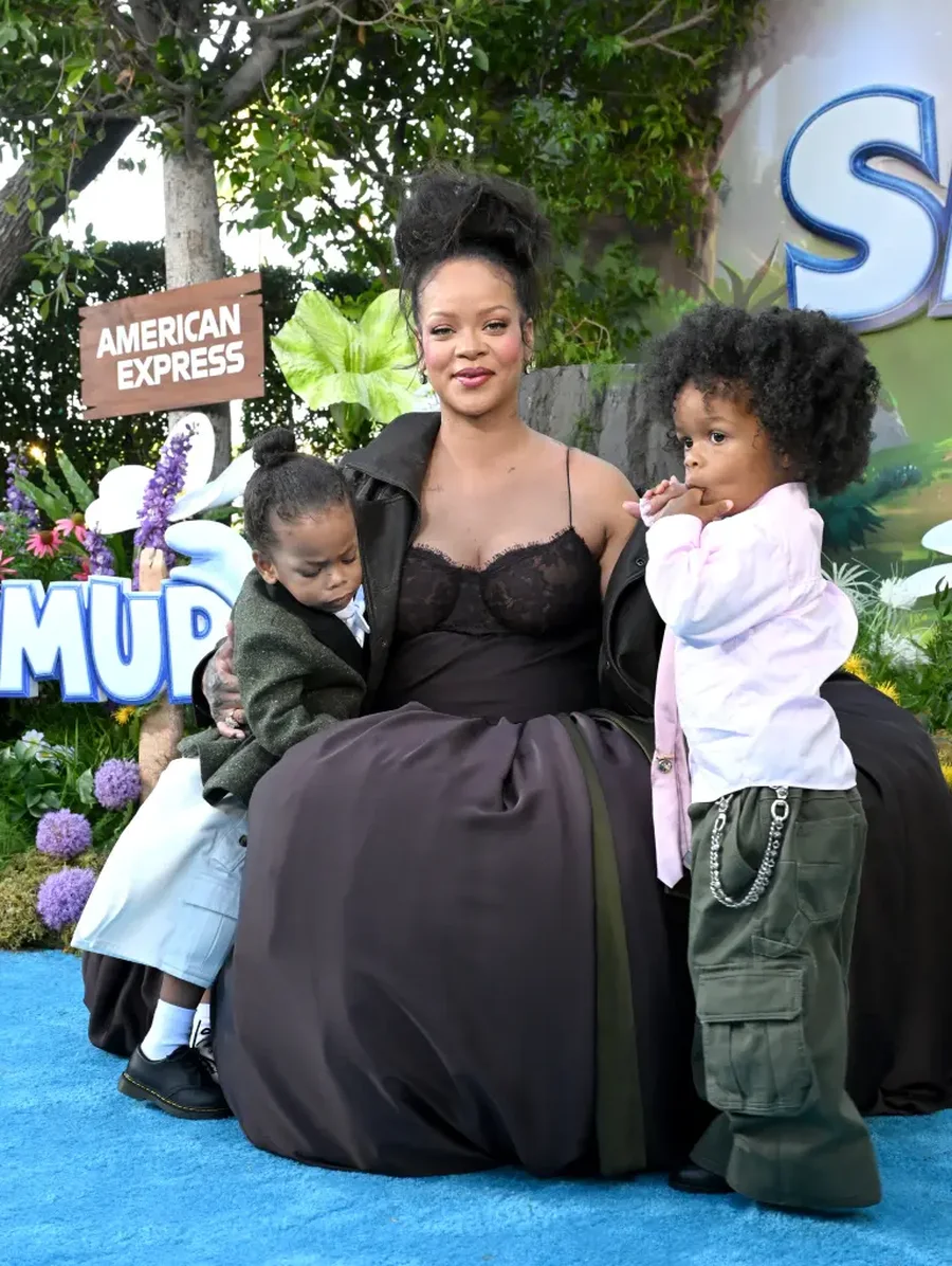 Më në fund, Rihanna sjell në jetë një bebushe (me