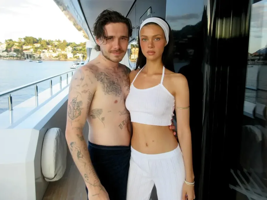 Brooklyn Beckham thyen heshtjen për grindjen familjare & vërteton