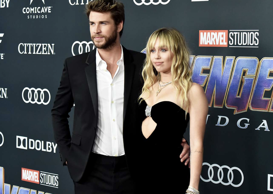 Mesa duket, Miley Cyrus nuk rri dot pa folur për Liam Hemsworth (edhe pse