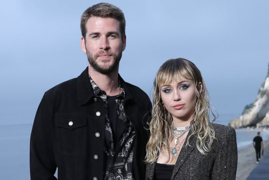 Mesa duket, Miley Cyrus nuk rri dot pa folur për Liam Hemsworth (edhe pse