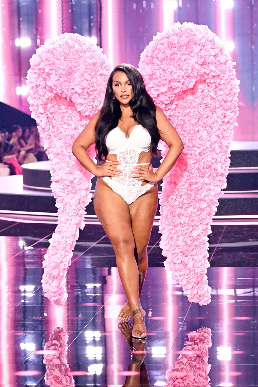 Engjëjt u rikthyen! Disa pamje nga Victoria’s Secret Fashion Show