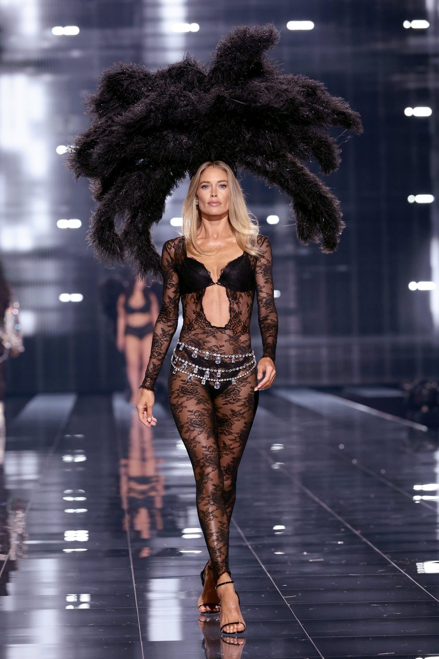 Engjëjt u rikthyen! Disa pamje nga Victoria’s Secret Fashion Show