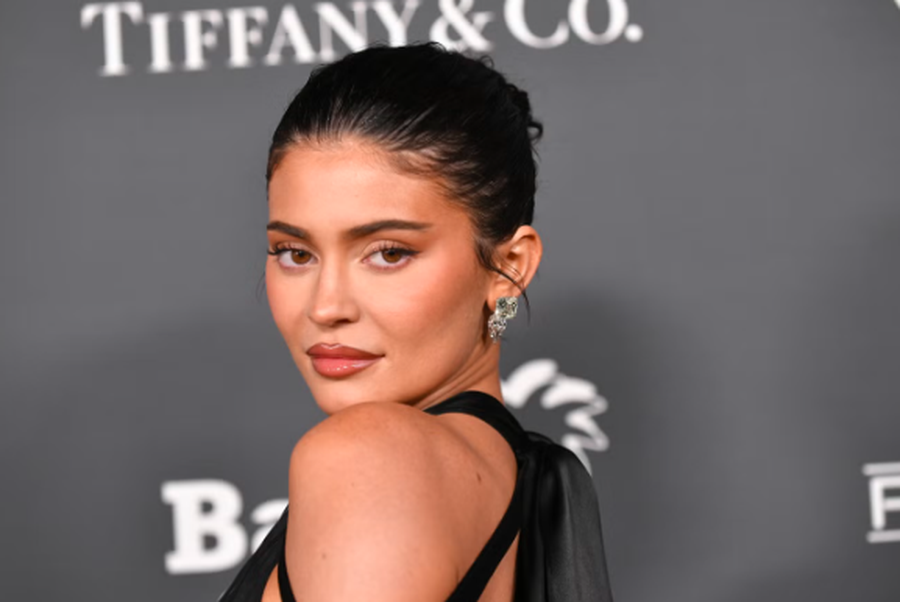 Kylie Jenner debuton si këngëtare (dhe zhgënjen fansat):