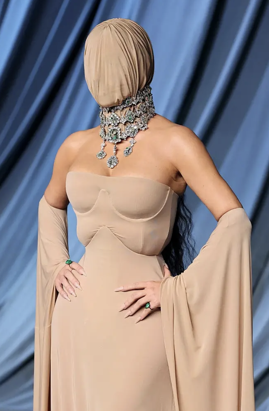 Kim u shfaq me maskë në event dhe njerëzit thjesht s’po i
