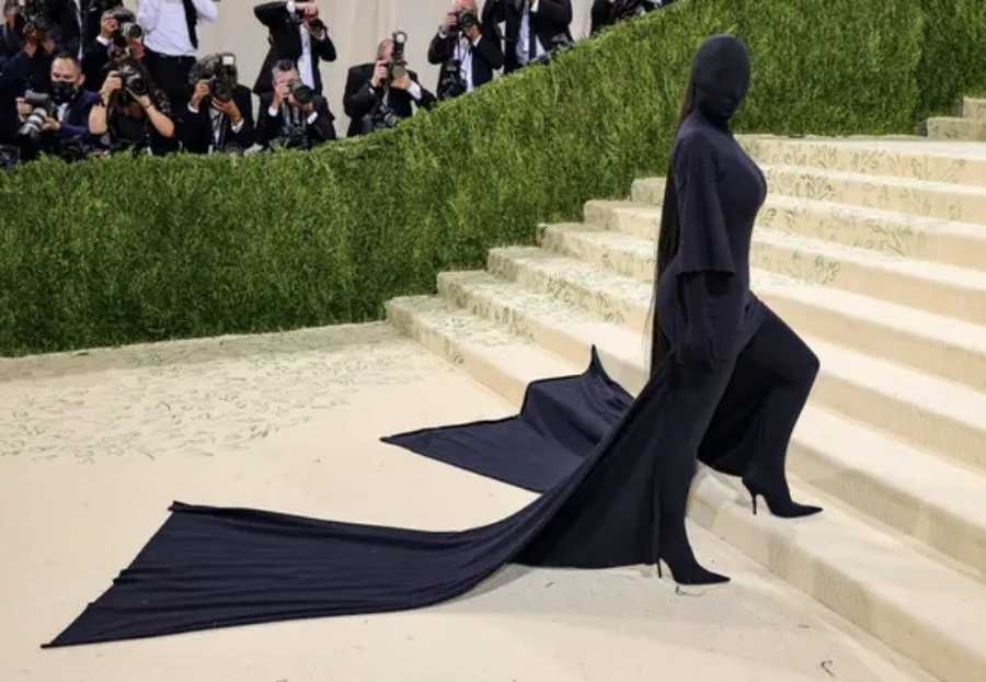 Kim u shfaq me maskë në event dhe njerëzit thjesht s’po i