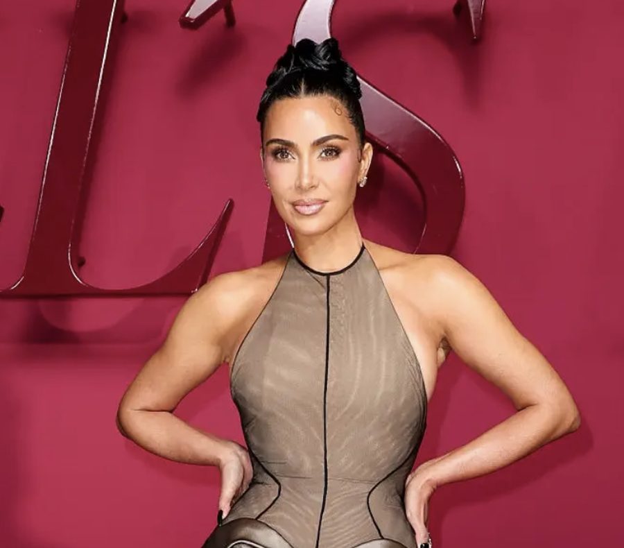 Kim u shfaq me maskë në event dhe njerëzit thjesht s’po i