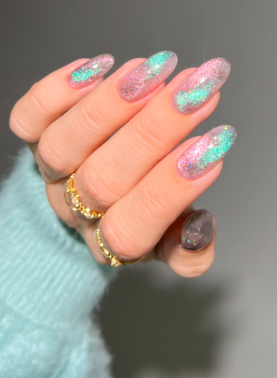 #VelvetNails: Trendi i thonjve që nuk duhet ta humbisni