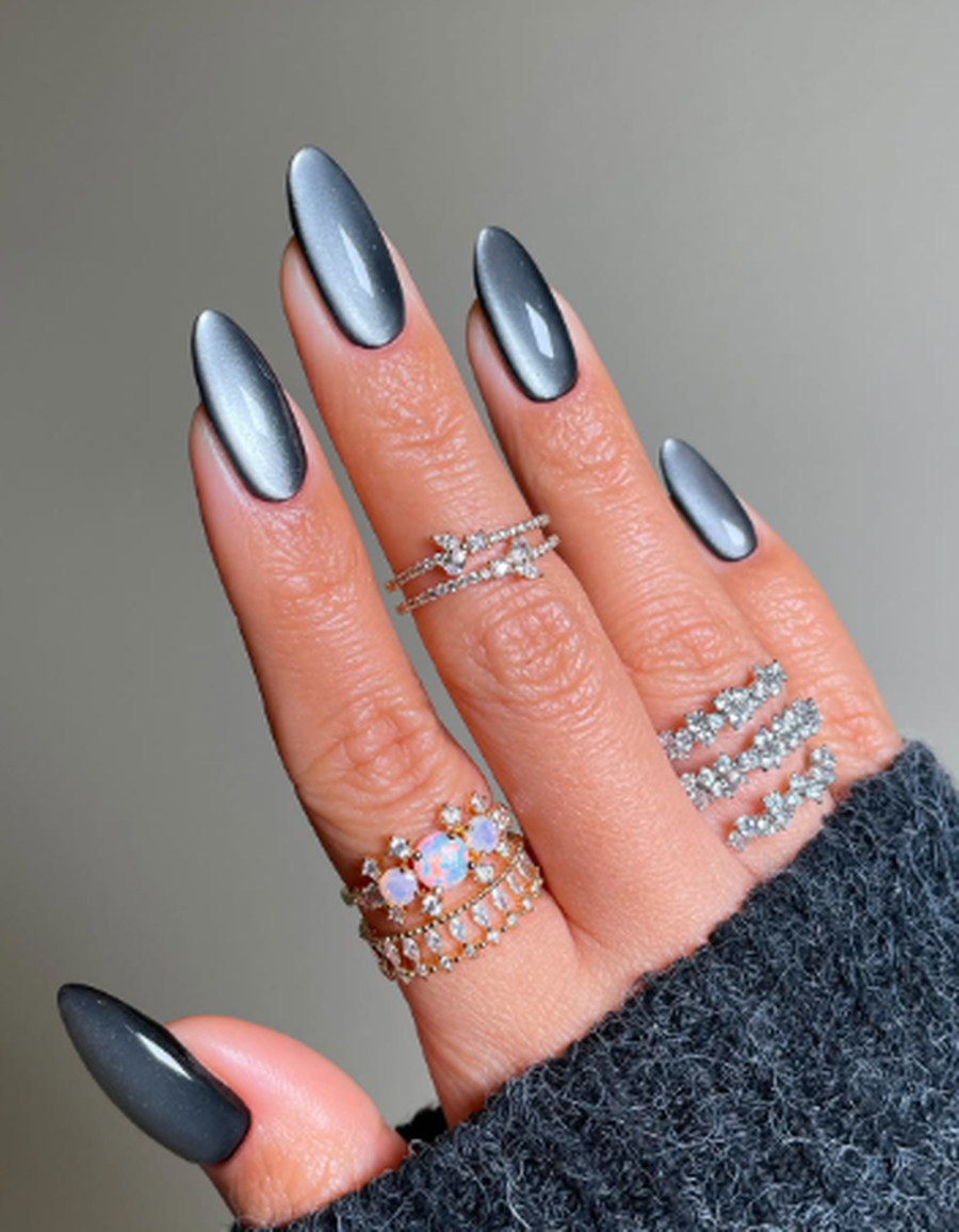 #VelvetNails: Trendi i thonjve që nuk duhet ta humbisni