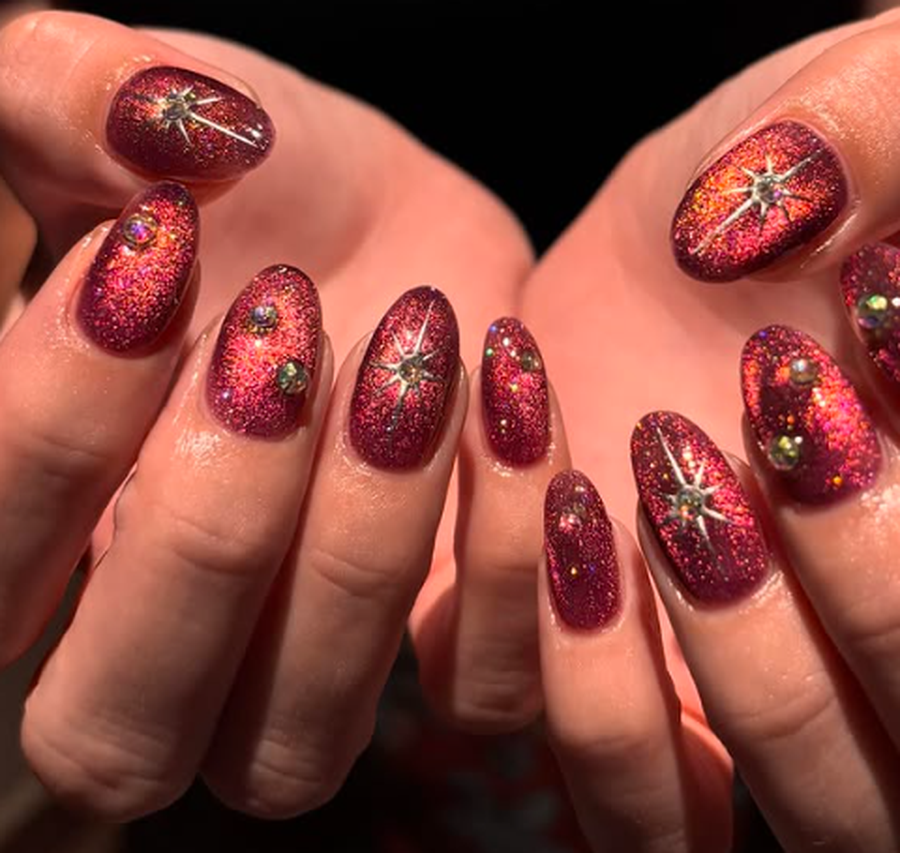 #VelvetNails: Trendi i thonjve që nuk duhet ta humbisni