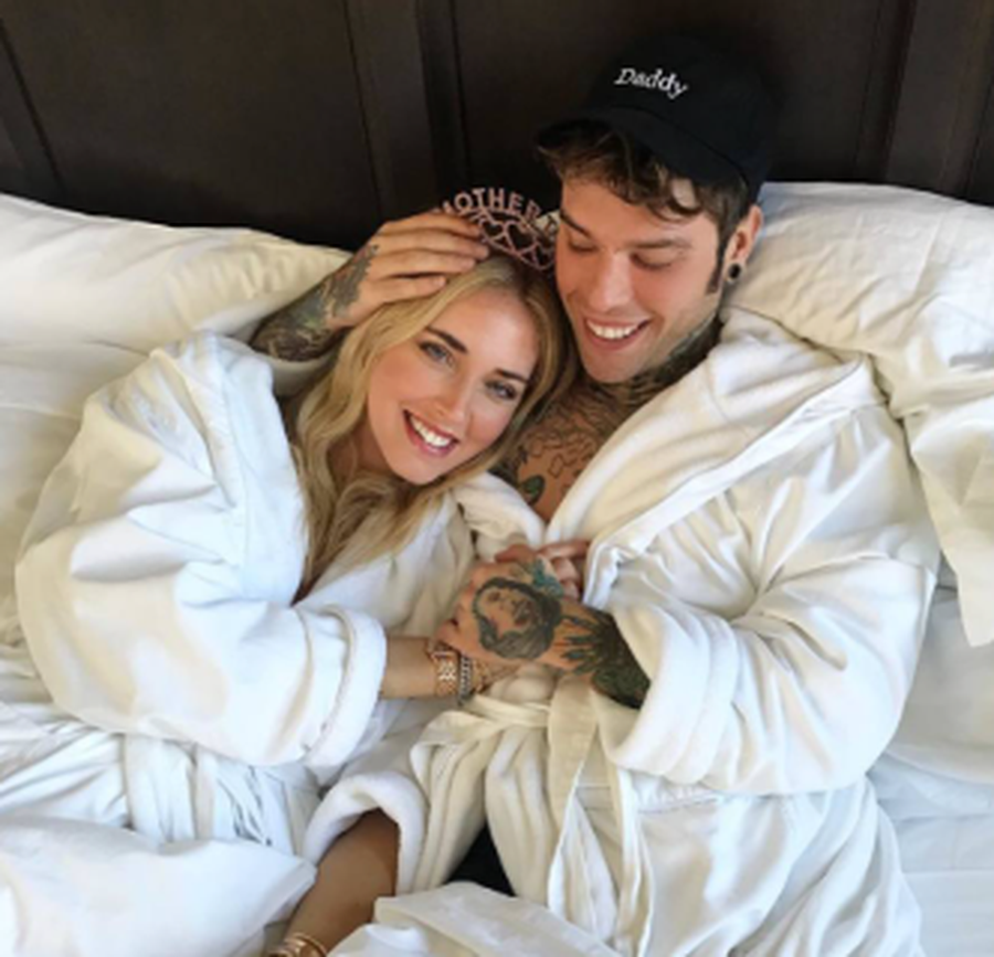 Po bëhet i bezdisur! Fedez ka sërish ca gjëra të