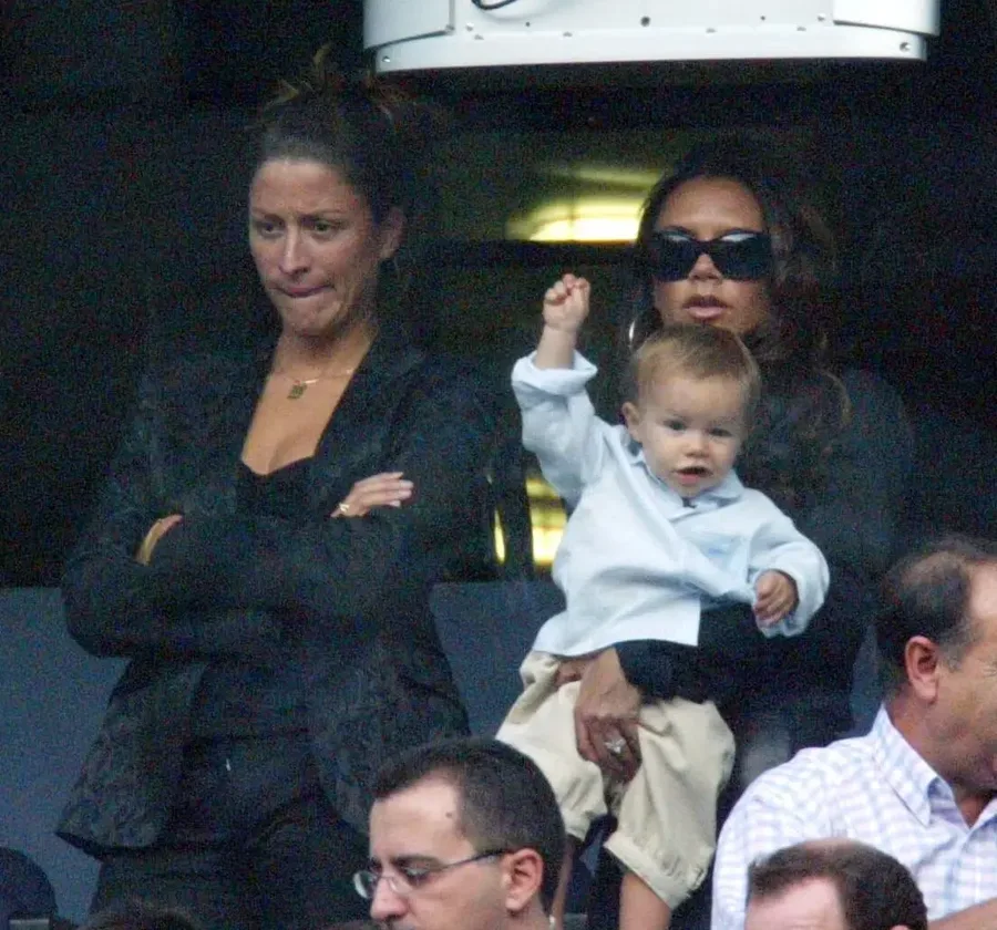 Victoria Beckham flet tërthorazi për aludimet e tradhtisë së