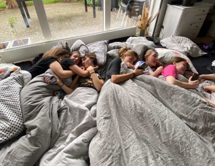 Sleeping with your child outside the home: Why even less strict parents are no