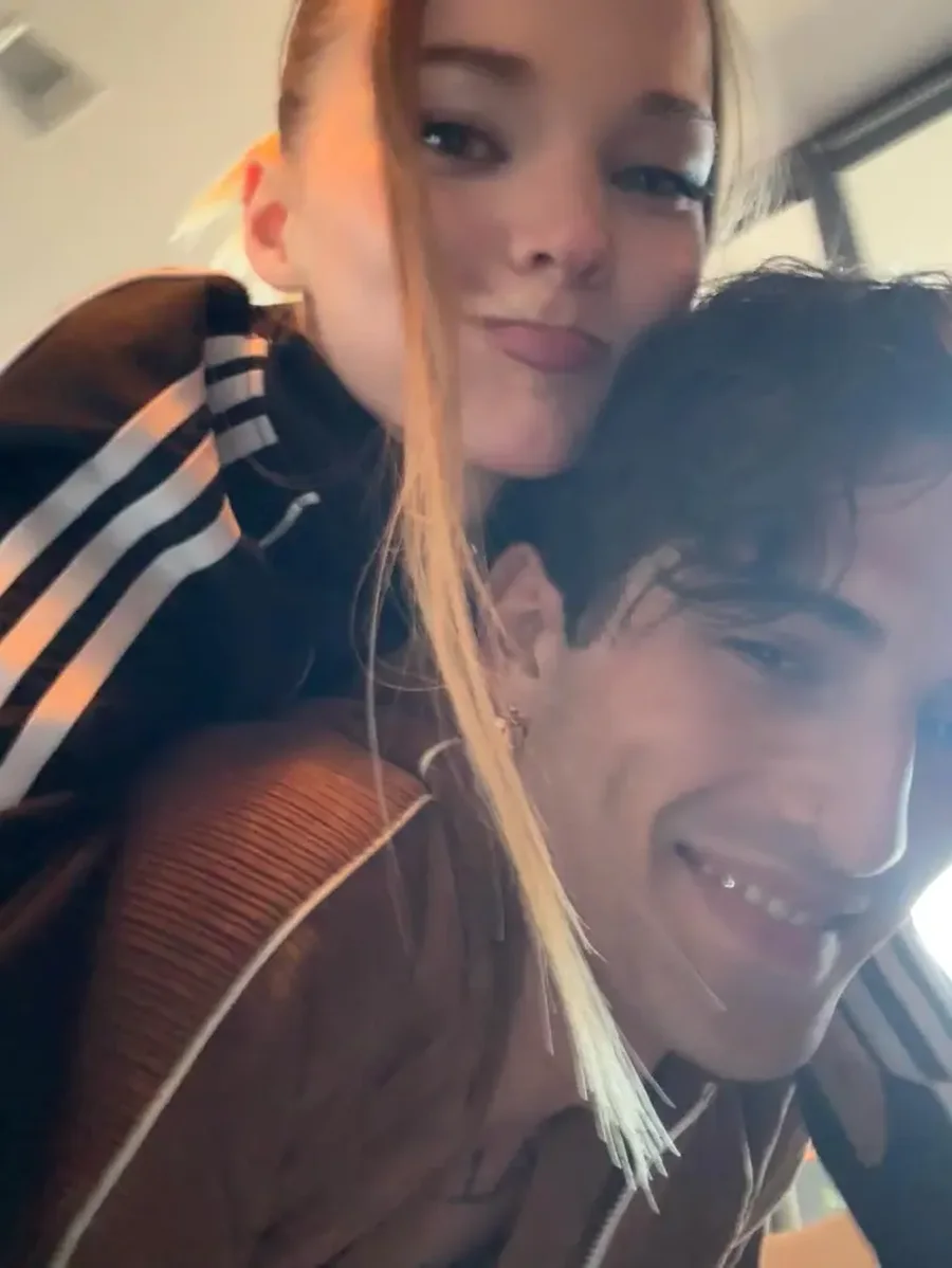 Dove Cameron dhe Damiano David zyrtarizojnë dashurinë me fejesë!