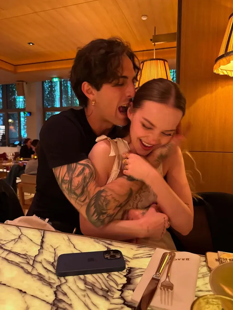 Dove Cameron dhe Damiano David zyrtarizojnë dashurinë me fejesë!