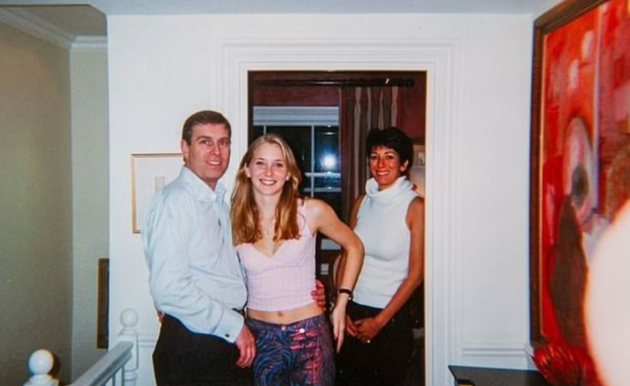 Mbreti Charles i heq vëllait, Andrew, titujt dhe e dëbon nga rezidenca