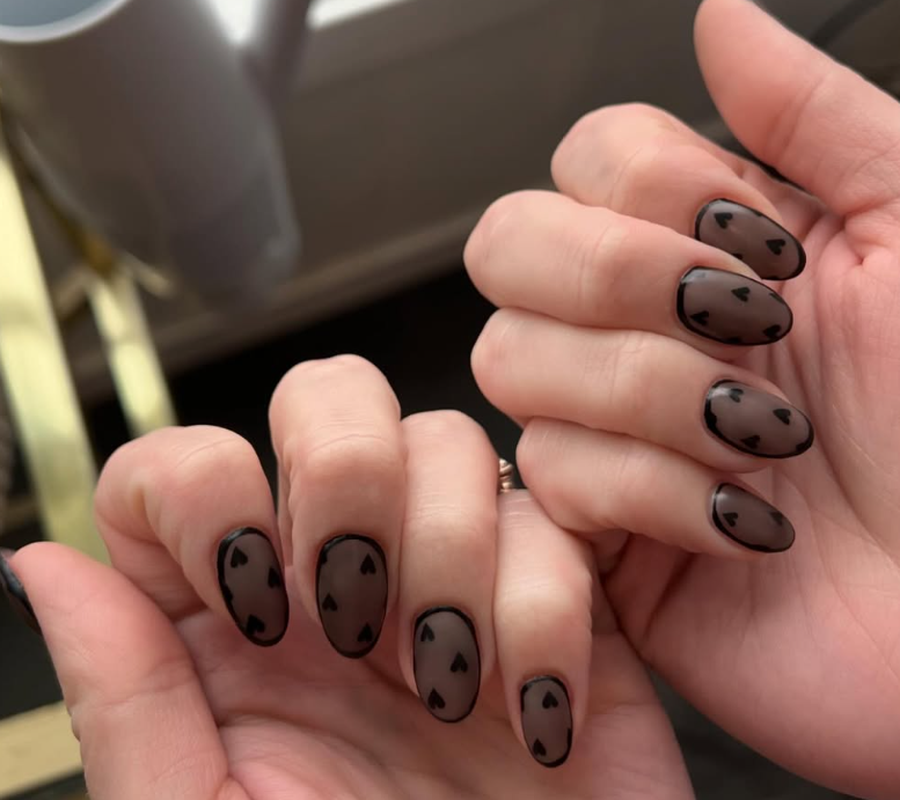 Thonjtë si geta janë trendi më joshës i manikyrit që