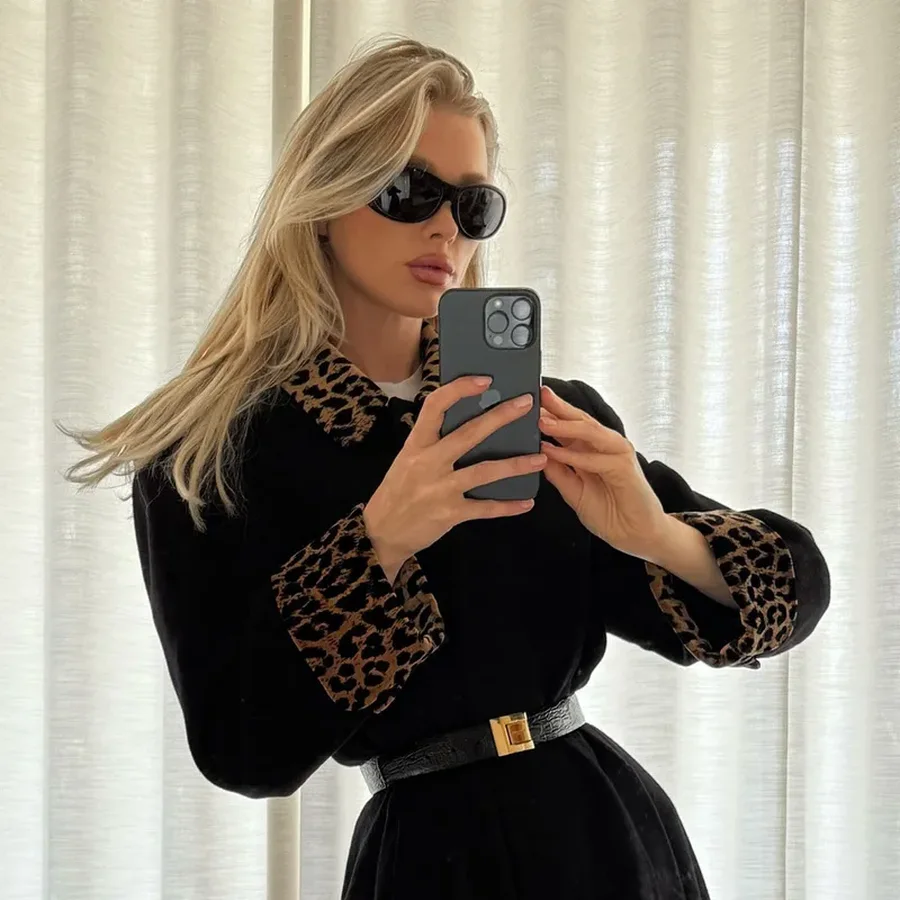 Mos i jep lamtumirën pantallonave të ngushta pa i veshur një