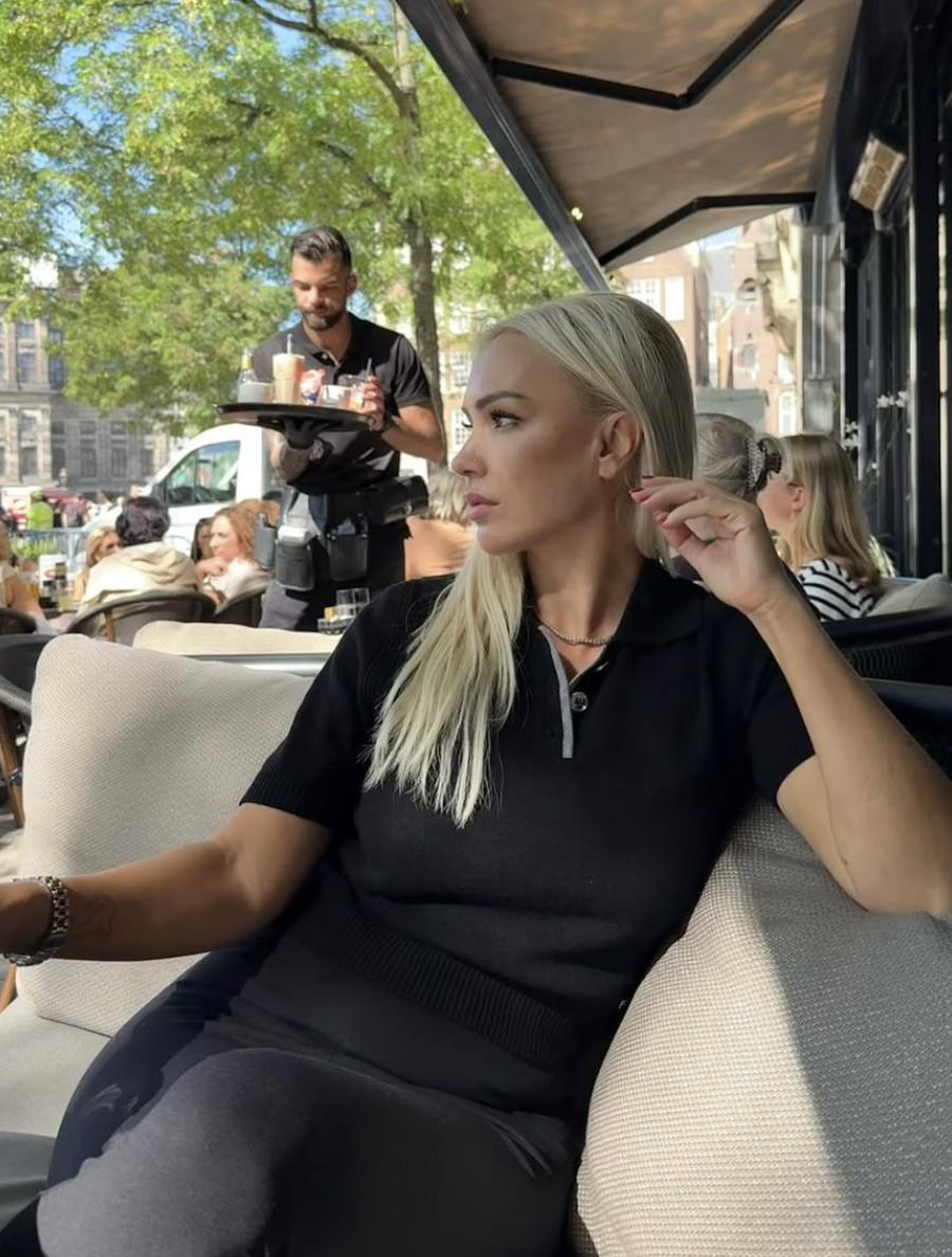 Na beso! Këto goca shqiptare dinë se si ta kombinojnë me