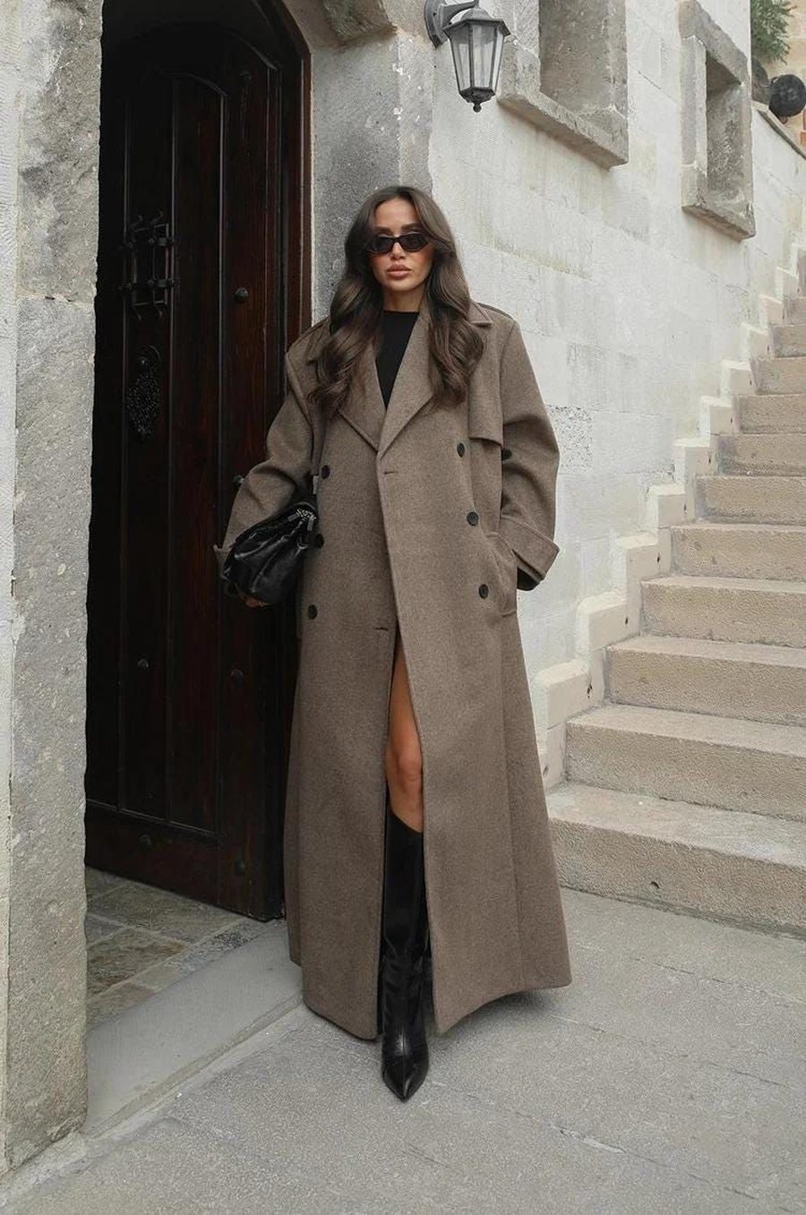 10 veshje që ndërtojnë një garderobë kapsulë