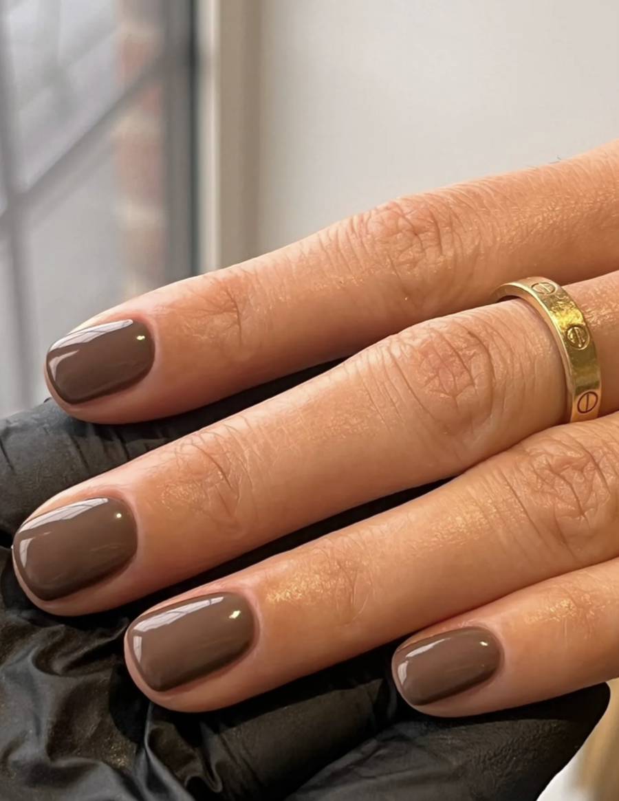 Thonjtë e shkurtër nuk dalin kurrë nga moda: Disa modele që