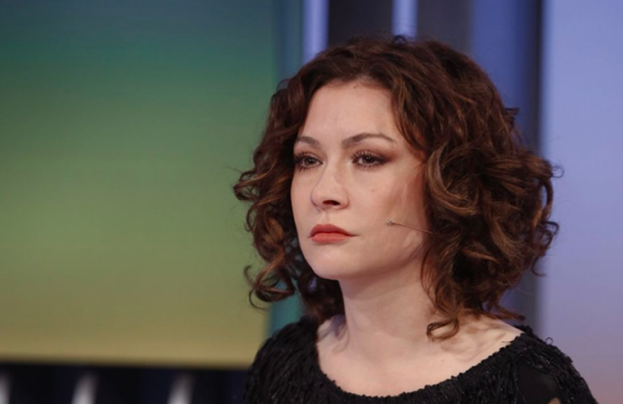 Dramës mes Ermal Mamaqit dhe Ema Andreas iu bashkua edhe Egla Ceno