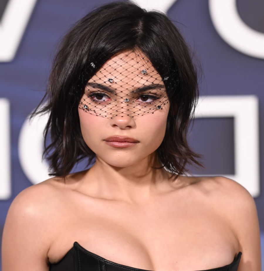 Kjo prerje i jep volum flokëve të hollë, kërkon 0 mundim