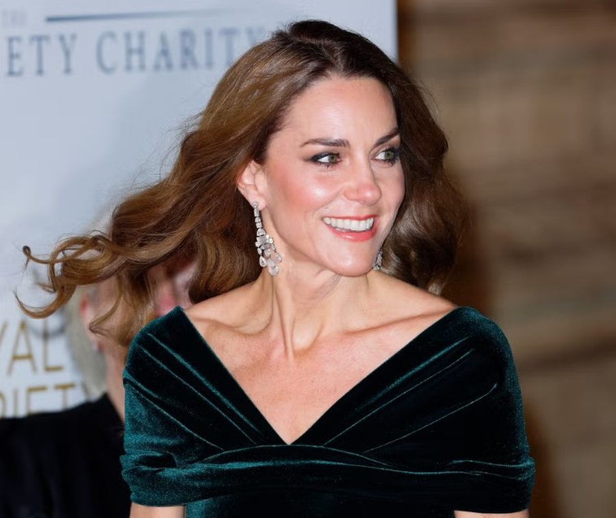 Kate Middleton sapo braktisi këpucët e saj klasike për