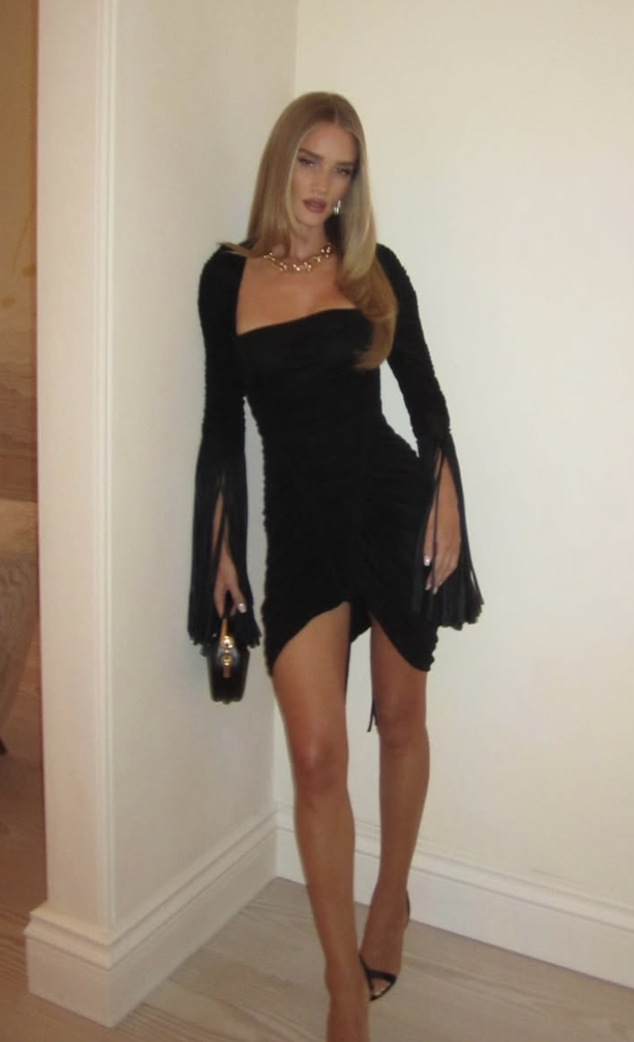 Sinonimi i elegancës: Rosie HW mund të të frymëzojë