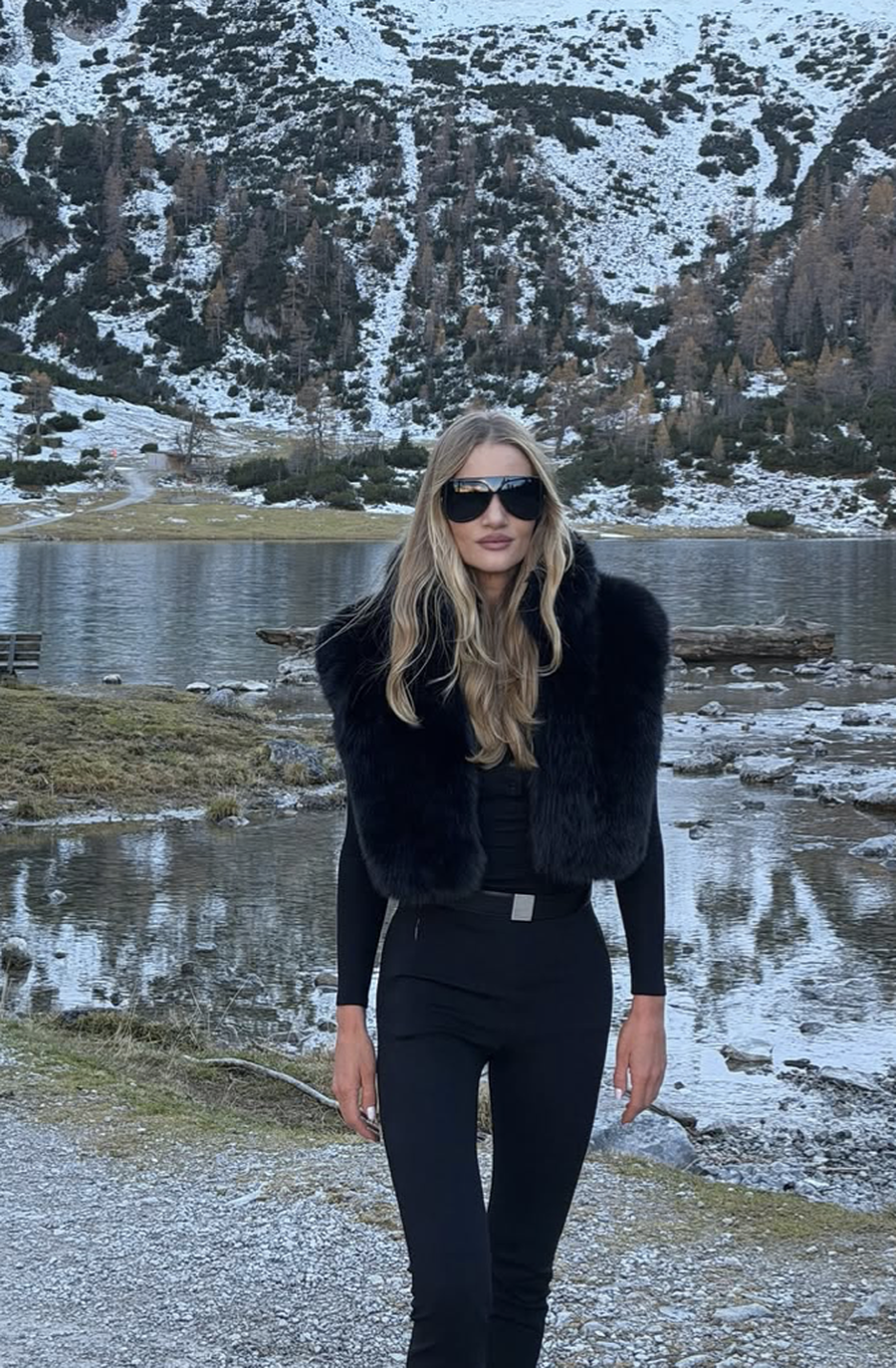 Sinonimi i elegancës: Rosie HW mund të të frymëzojë