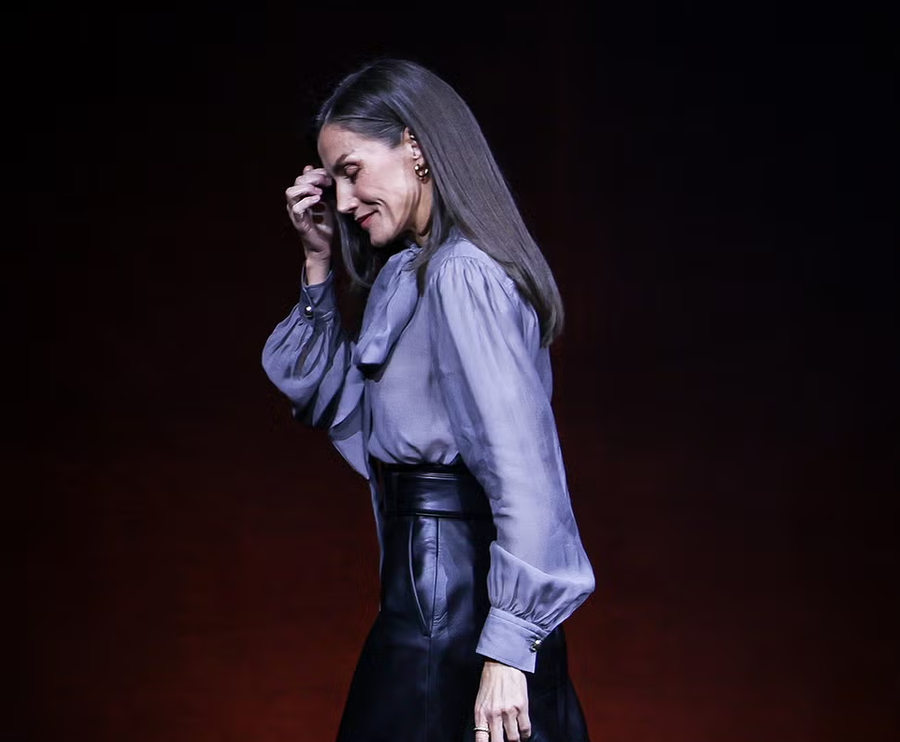 Mbretëresha Letizia guxon me “naked dressing” dhe duket më