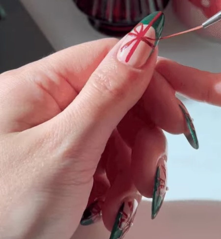 20+ ide për thonjtë e dhjetorit që t'ia tregoni estetistes