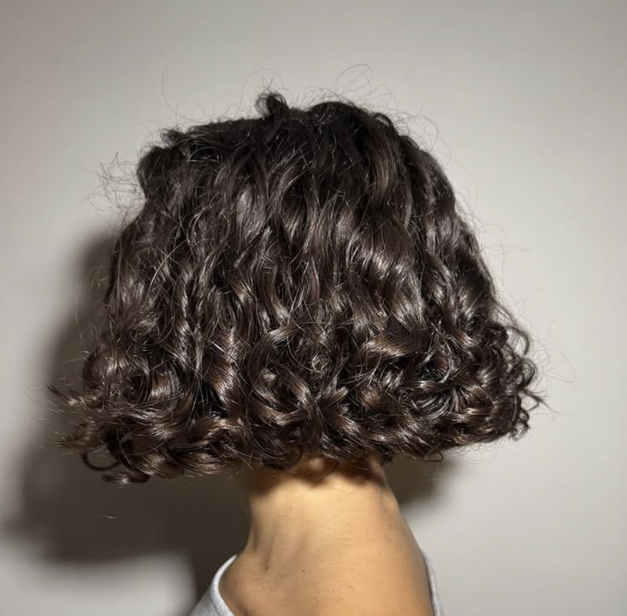 Bob si re: Modeli i flokëve që po bëhet trend me shpejtësi