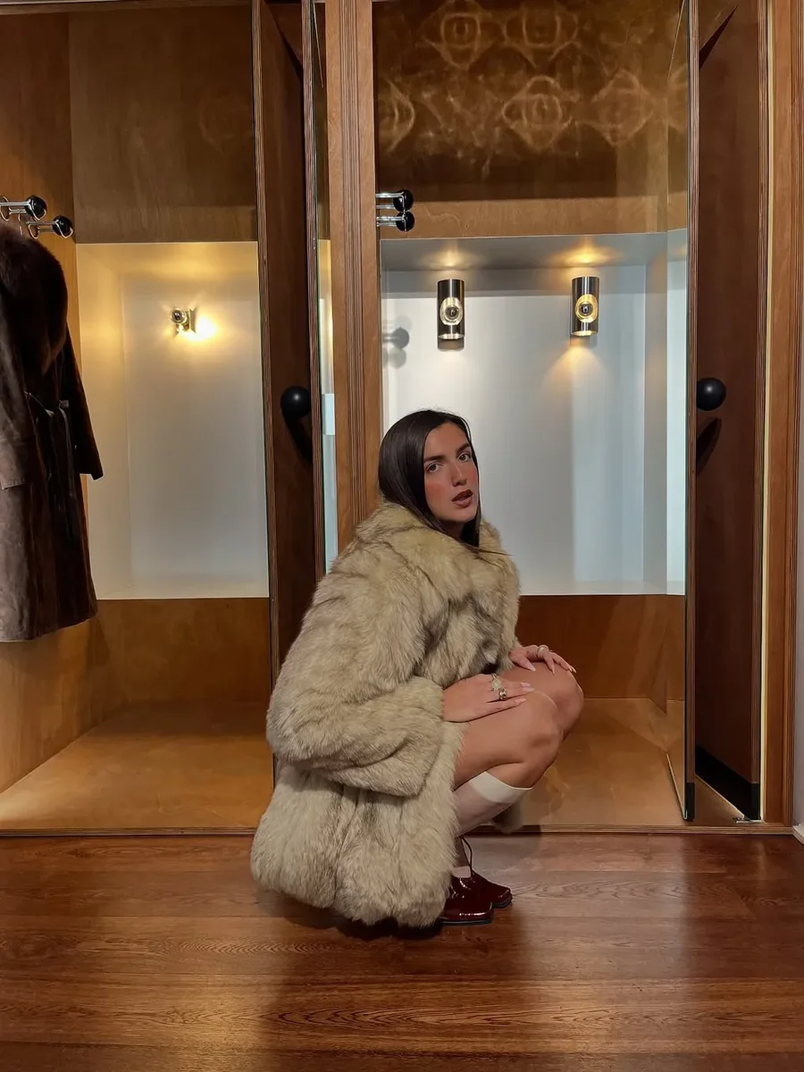 Ky aksesor super i lirë do të krijojë veshjet e tua më