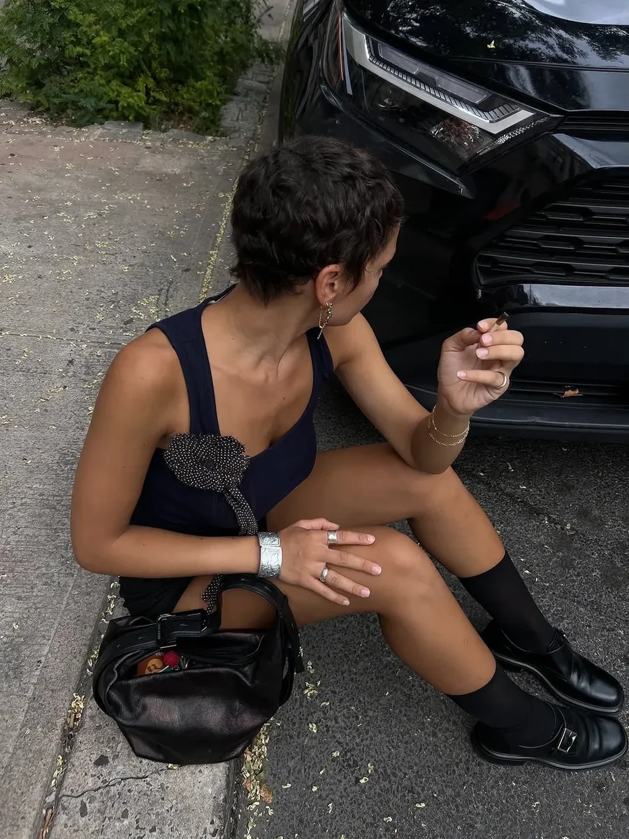 Ky aksesor super i lirë do të krijojë veshjet e tua më