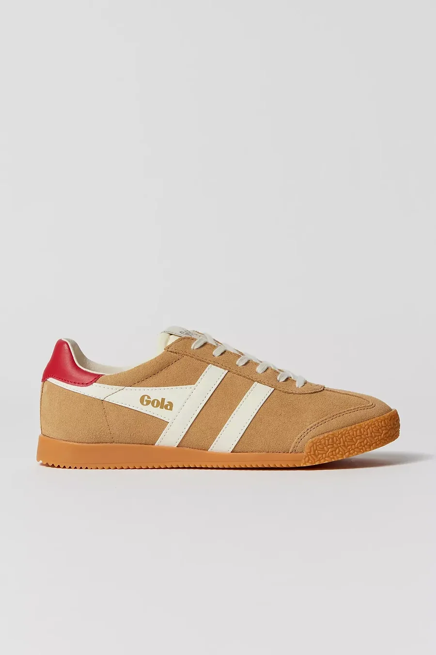 Sa herë Bella Hadid vesh këto atlete, të bind të kesh