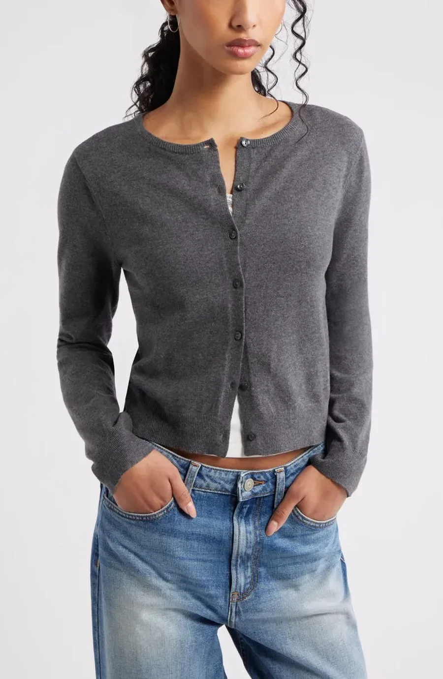 5 stile pulovrash që çdo gardërobë dimri duhet të